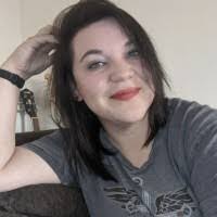 Shannon Calder's Instagram, Twitter & Facebook