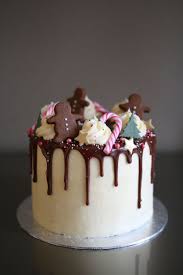 Christmas Drip Cake Chocolate Ganache Gingerbread Men Candy Canes Meringues Postres Navidenos Torta De Cupcakes Dulces Navidenos