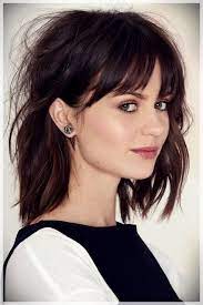 Haircuts With Bangs 2019 Photos And Trends 2019bangstrends Haircutwithbangs Haircutswithbangs Medium Hair Styles Haircuts With Bangs Short Hair With Bangs
