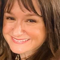 Hallie Lloyd's Instagram, Twitter & Facebook