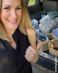 Kathryn Snearly (IG: @doitonadime) shows us how to turn a few dimes into  elegant decor!