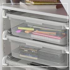 Crayons Stylos Et Surligneurs Trouvent Leur Place Dans Un Bac Coulissant Darwin Placard Castorama Amenagement Placard Etagere Placard