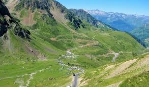This legendary pass of the tour de france used 78 times since 1910, is no longer part of the circuit. Col Du Tourmalet Cycling The Legendary Mountain Cycle Fiesta