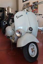 vespa economica 1956 tuscanyagriturismogiratola vespa vespa scooters vespa ape