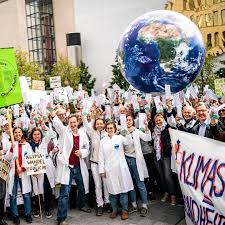 The reason we're on strike is that the company hasn't improved our wages. Streiken Ist Gesund Fur Ein Gutes Klima Und Eine Gemeinsame Zukunft Stern De