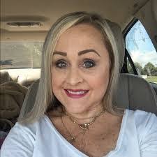 Carrie Luckey's Instagram, Twitter & Facebook