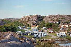 Västkusten 2017 blandade inslag från smögen och kungshamn. Solvik Camping In Kungshamn Camping Schweden Reisen Campingprodukte