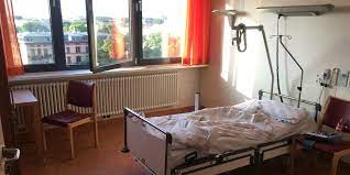 Der blinddarm gehört zum dickdarm. Mit Notfall Ins Krankenhaus Immer Mit Der Ruhe Taz De