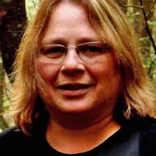 Kelly Mcneil's Instagram, Twitter & Facebook