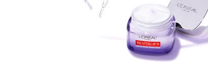 Why You Need to Start Using a Hyaluronic Acid Eye Serum