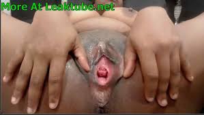 South african woman spreading pussy