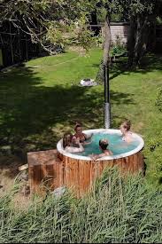 Garteninspiration Von Welvaere Hot Tub Und Sauna Wellness Video In 2020 Whirlpool Garten Aufblasbar Whirlpool Garten Wirlpool Garten