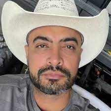Jhon Alex Castaño sacrificó su barba para interpretar bruja en 'Sábados  felices'