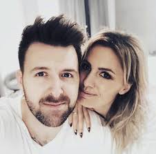 Sony music entertainment współpracownicy arkadiusz krzywkowski (menedżer) zespoły grzegorz hyży band. Do Tej Pory Maja Hyzy Konsekwentnie Nie Komentowala Relacji Z Bylym Mezem Viva Pl
