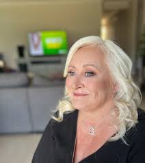 Hair & makeup for one of my longest clients ❤️ ✨SHARRYN✨ . . . #makeup  #hmua #discoverunder100k #beauty #instabeauty #makeupartistworldwide  #melbournemakeupartist #igmakeup #undiscovered_muas #makeupartist  #wakeupandmakeup #amazingmakeupart #hair ...