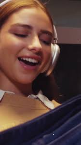 Judy ready to rock the denim game with American Eagle 👖🦅 major #AEJeans  vibes coming your way!