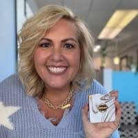 Jennifer Peffer's Instagram, Twitter & Facebook