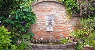 Wandbrunnen sehen edel und eindrucksvoll aus. Wandbrunnen Fur Den Garten Mein Schoner Garten