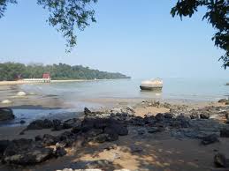 Pantai klebang merupakan salah satu tempat menarik di melaka yang telah menjadi sasaran yang popular pelancong yang melawat bandar melaka selain itu yang uniknya di pantai klebang ini adalah terdapatnya bas lama yang telah diubahsuai menjadi sebuah hotel dan dikenali sebagai bustel. Tanjung Bidara Wikipedia Bahasa Melayu Ensiklopedia Bebas
