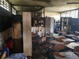 Apr 09, 2021 · 09/04/21 às 08h33. Incendio Destroi Biblioteca De Escola Municipal Em Colombo Parana G1