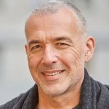 Rozi Xantington-Uaytli yalangoch