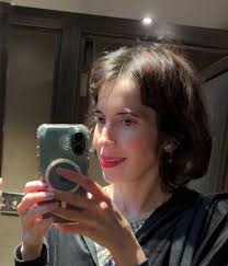 Can someone edit me into a phone booth?