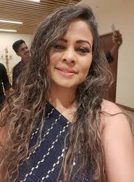 Singing big band classics and rare shots