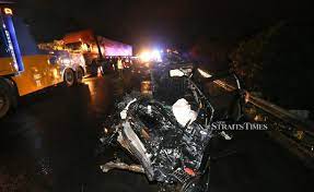 Michael learns how rubber engineering today ensures railway passengers enjoy a smooth ride. 3 Killed 6 Injured In 7 Vehicle Pileup On Nse