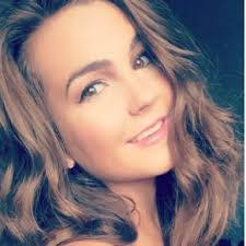 Stephanie Devlin's Instagram, Twitter & Facebook