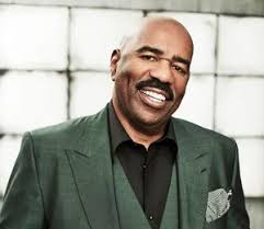 Bearded Steve Harvey In Gray Suit Wallpaper