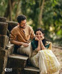 Love In Kerala Kerala Wedding Photography Pre Wedding Photoshoot Outdoor Wedding Couple Poses Photography