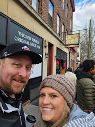 Sally's Apizza Reviews