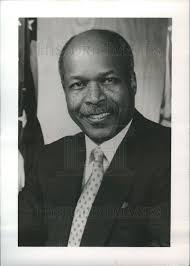 1999 Press Photo Louis Sullivan