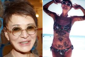 Бабочка на животе - моя душа»: Ирина Хакамада в бикини засветила татуировки