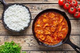 First, chicken is marinated with salt and lemon juice for ten minutes. Poulet Tikka Massala Foodwiki Takeaway Com