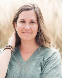 🎉Aujourd'hui, c'est l'anniversaire de Karoline, fondatrice de Relevailles  Laurentides et ma partenaire d'affaires depuis maintenant bientôt 2 ans.  Profitons du moment pour la célébrer 🍾 💕Je tiens personnellement à  t'honorer aujourd'hui pour