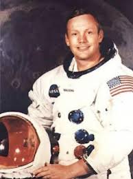 Keduanya memang bersaing ketat untuk mengirim manusia ke bulan. Heboh Manusia Pertama Yang Pergi Ke Bulan Neil Armstrong Meninggal Dunia Halaman All Kompasiana Com