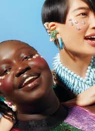 Kathryne Hall : VISUALS DIRECTOR