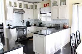 Small Kitchen Design White Cabinet And Black Countertop Jpg 1600 1065 Kitchen Remodel Small Small White Kitchens Kitchen Layout