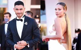 En esta cuarentena y tras la ruptura con alejandro speitzer, la actriz se ha dejado ver muy diferente en las fotografías que sube a sus redes. Alex Speitzer Y Ester Exposito En El Festival De Cine De Venecia Moda