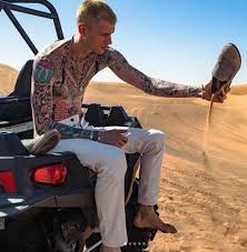 He starred as felix in the 2018 netflix film bird box and played tommy lee in the 2019 … Machine Gun Kelly S Feet Wikifeet Men
