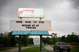 Starlite Drive In How A 73 Year Old Drive In Theater Came To Thrive During A Pandemic