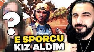 Sasha Oneill's Instagram, Twitter & Facebook