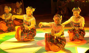Mak yong atau makyung merupakan sejenis tarian melayu traditional. Tari Makyong