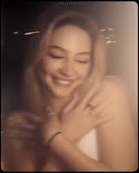 Iris Montalvo's Instagram, Twitter & Facebook