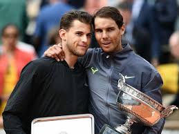 Austrian wunderkind dominic thiem is using the old babolat pure strike 18×20 with babolat vs touch black (natural gut) in the mains and rpm blast 17. Die Grossten Drei Tage Des Dominic Thiem Sn At