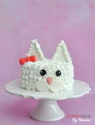 Pour Le Gateau De Base Vous Pouvez Faire Un Simple Gateau Au Chocolat Ou Un Sponge Cake Les Preparations A Sponge Cake Sont En 2020 Gateau Chat Gateau Gateau De Chat