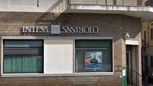 Is an italian international banking group. Rapina Nella Banca Intesa Sanpaolo Di Piazza Martiri Della Liberta A Castellamonte 22 Maggio 2020