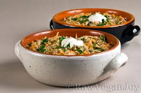 650 gr varza murata 150 gr orez cu bob rotund 500 gr carne tocata de porc (mai grasa) 100 gr carnati afumati 100 gr bacon (cu multa grasime) 2 catei usturoi 1 ceapa mare 400 ml smantana 1/2 lingurita marar uscat 1 lingurita cimbru uscat 1 lingurita piper negru macinat 2 lingurite. Varza A La Cluj Cea SimplÄƒ ReÈ›etÄƒ E Absolut DelicioasÄƒ