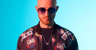 In Tune with SESCO, Para Club Macau Entertainment Manager